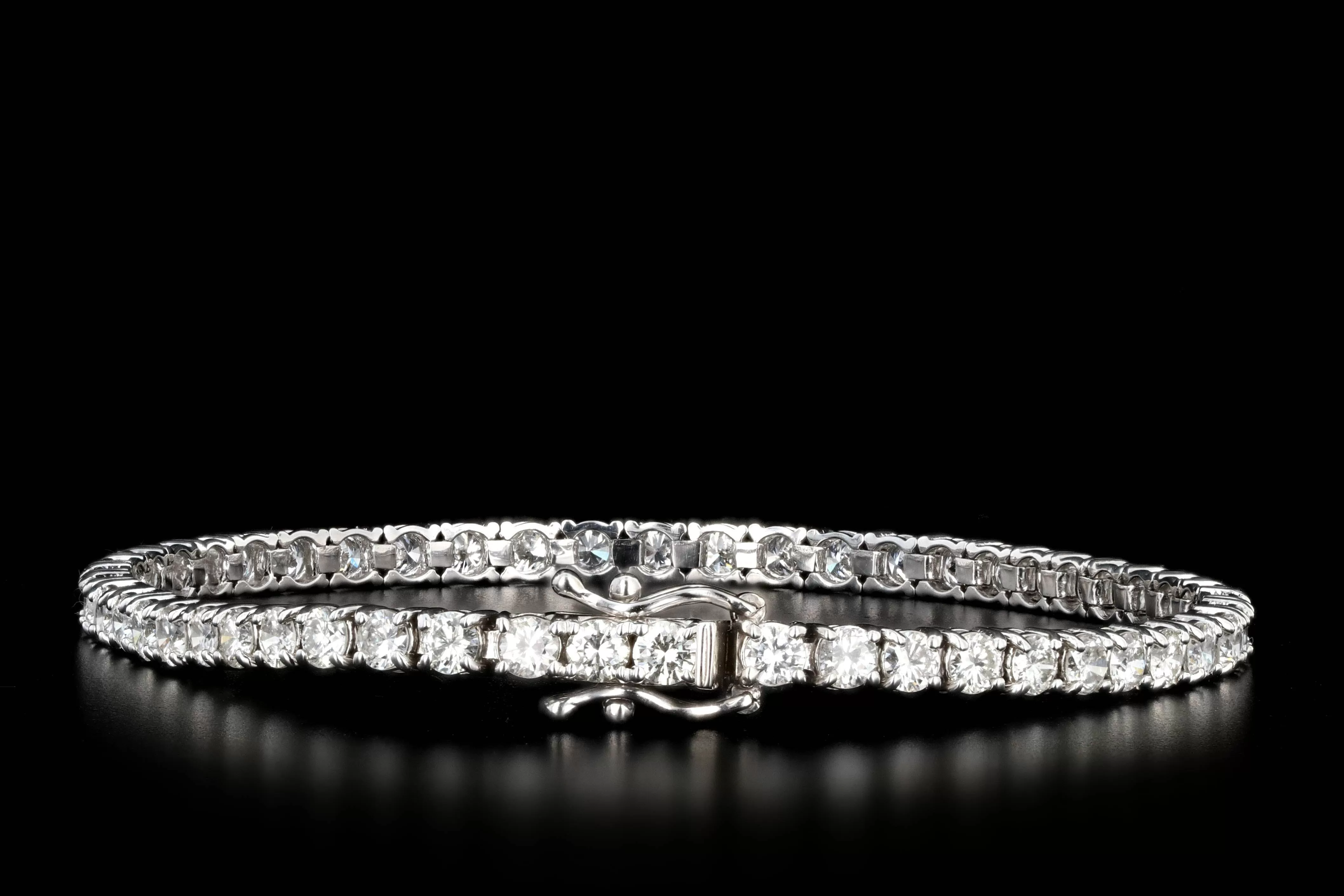 14K White Gold 5.23 Carat Total Weight Round Brilliant Diamond Tennis Bracelet