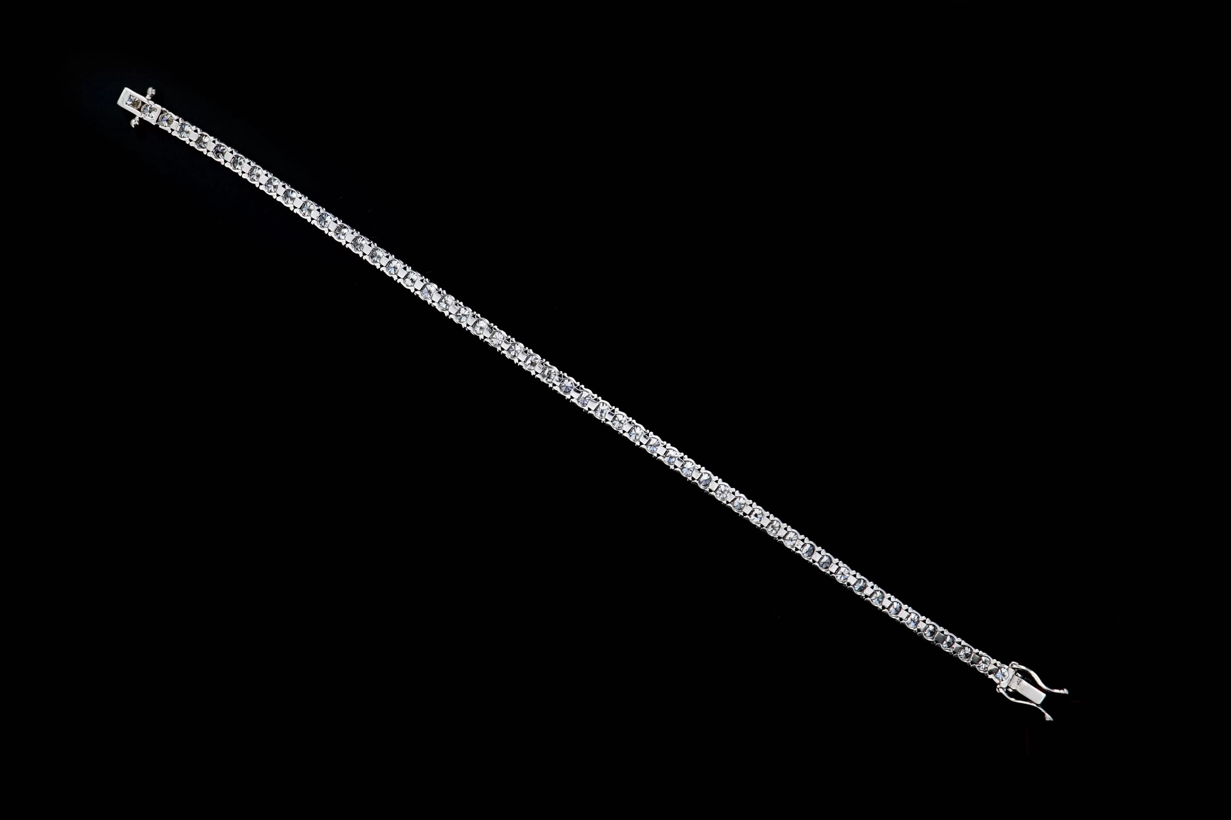 14K White Gold 5.23 Carat Total Weight Round Brilliant Diamond Tennis Bracelet