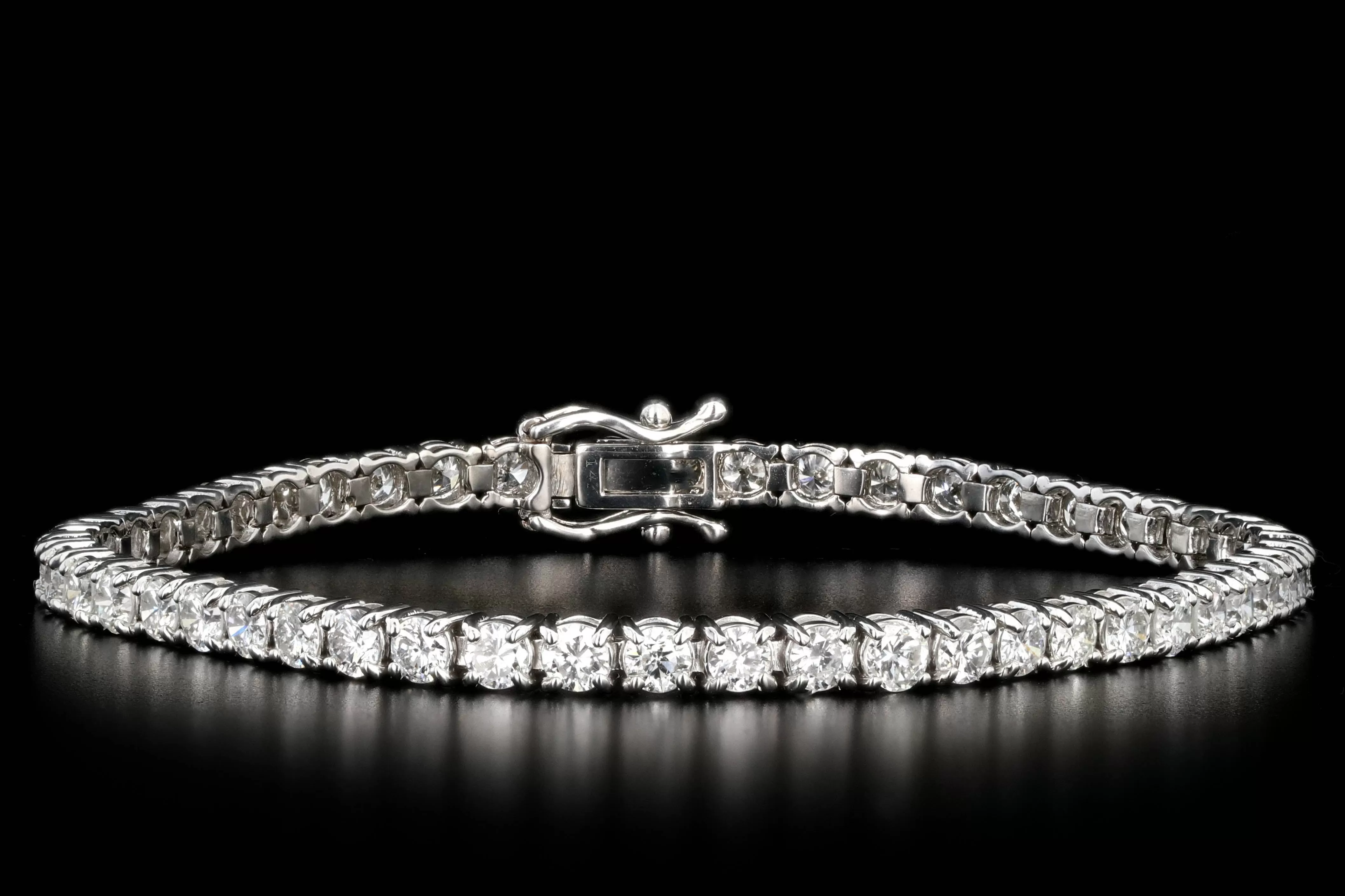 14K White Gold 5.23 Carat Total Weight Round Brilliant Diamond Tennis Bracelet