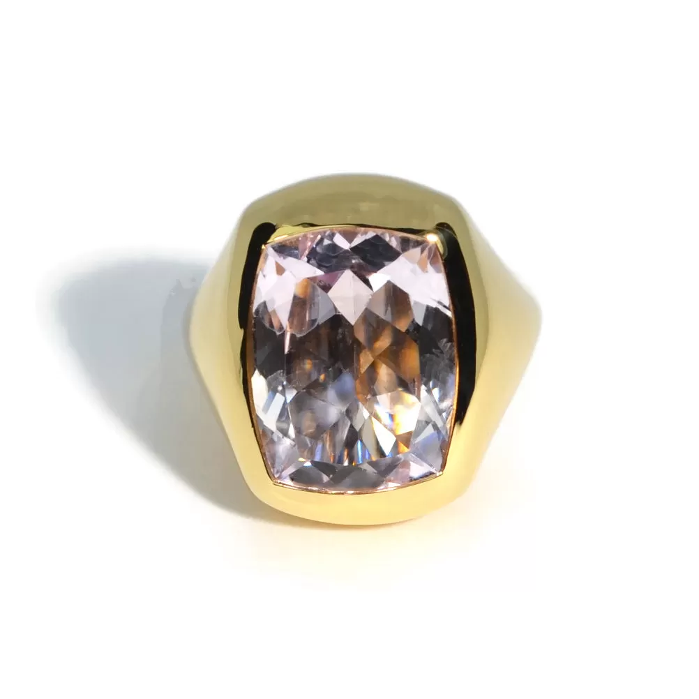 A & Furst - Essential - Cocktail Ring with Rose de France, 18k Yellow Gold