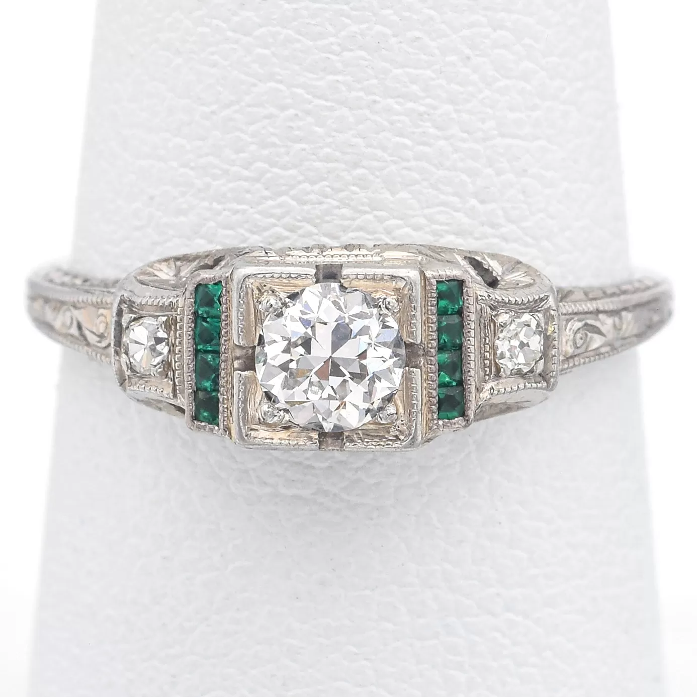 Antique Art Deco 18K White Gold 0.40 TCW Diamond & Emerald Band Ring Size 7