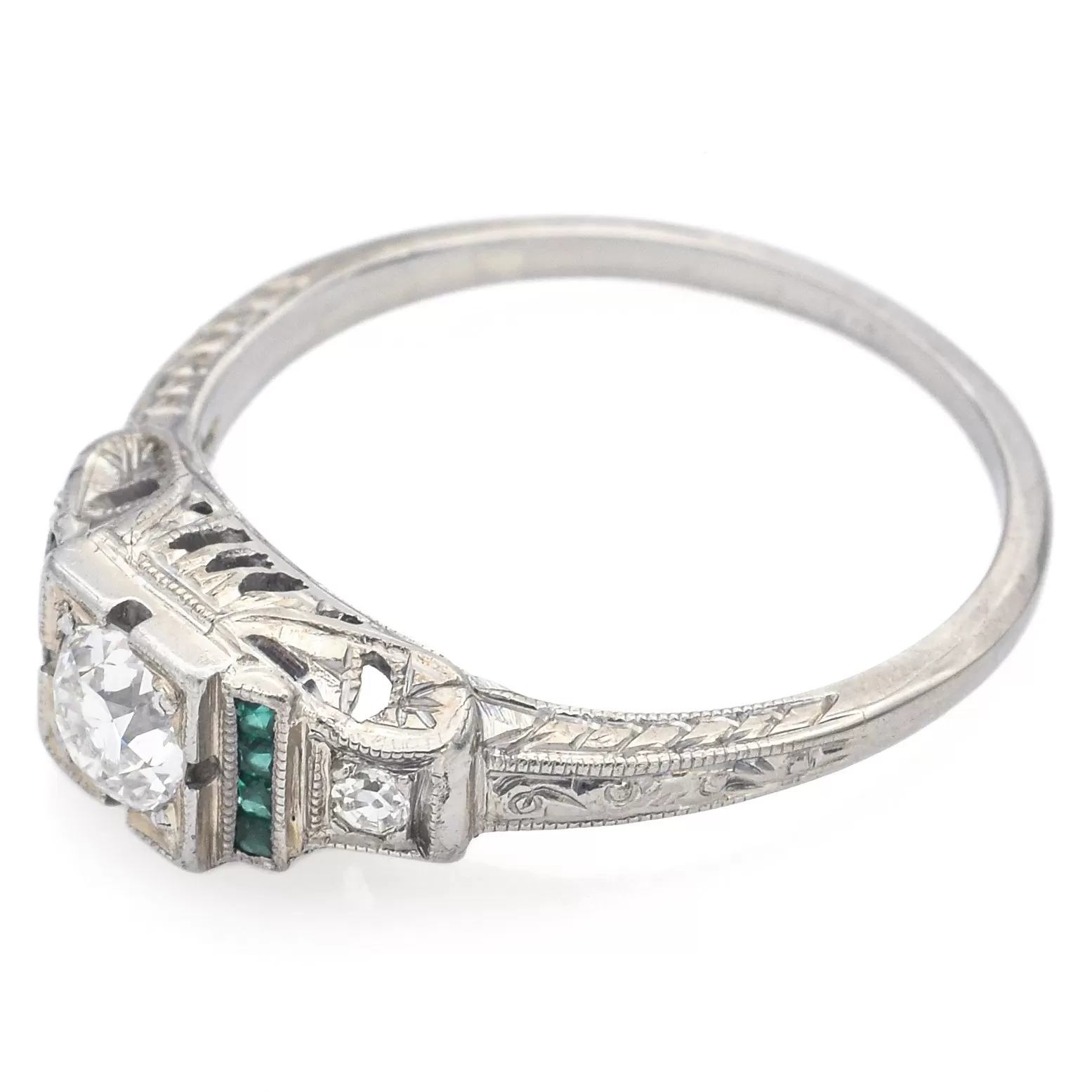 Antique Art Deco 18K White Gold 0.40 TCW Diamond & Emerald Band Ring Size 7