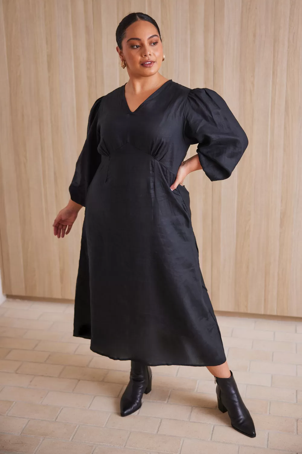 Farrah Long Sleeve Dress in Black