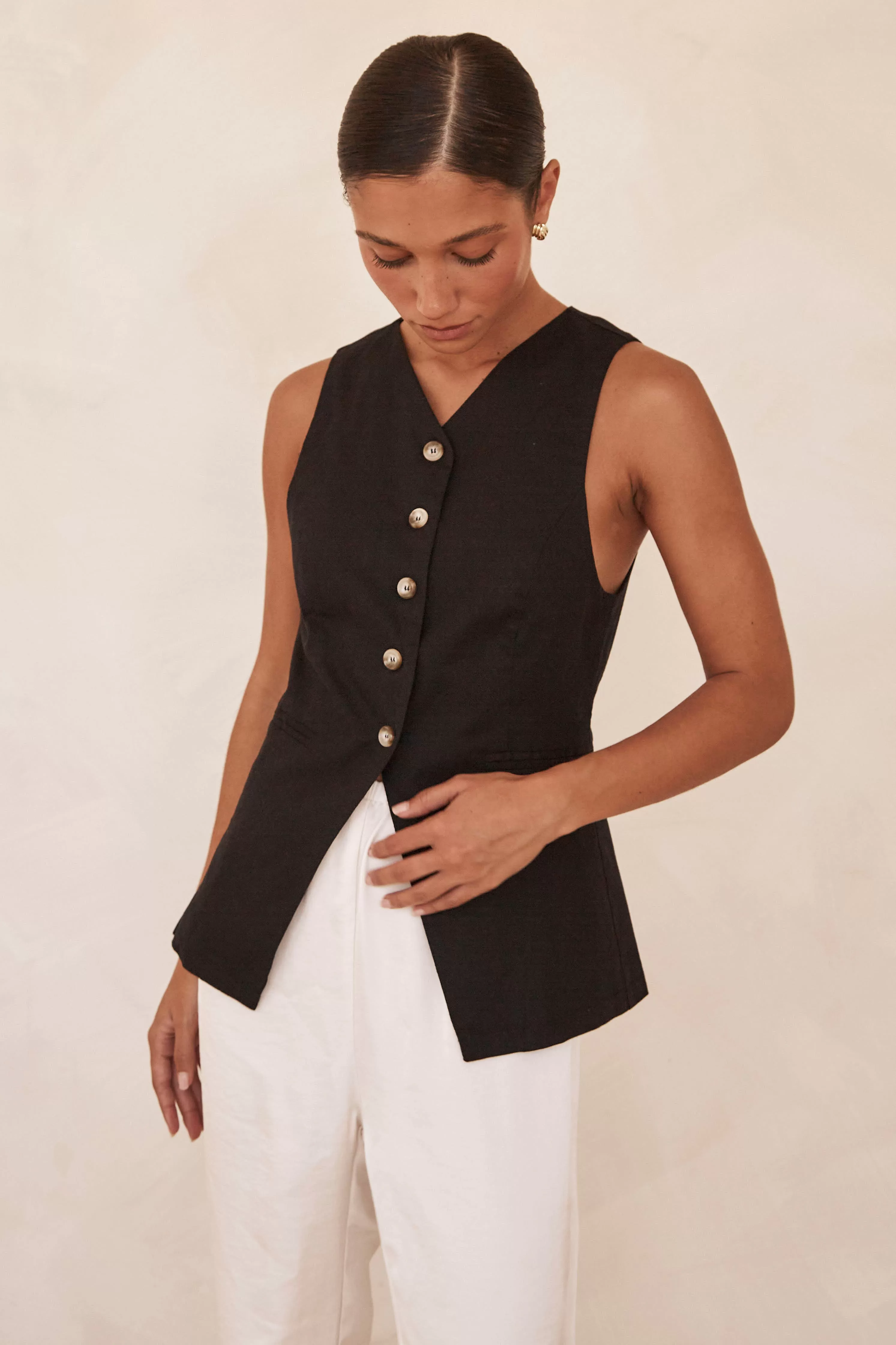 Madden Vest (Black)