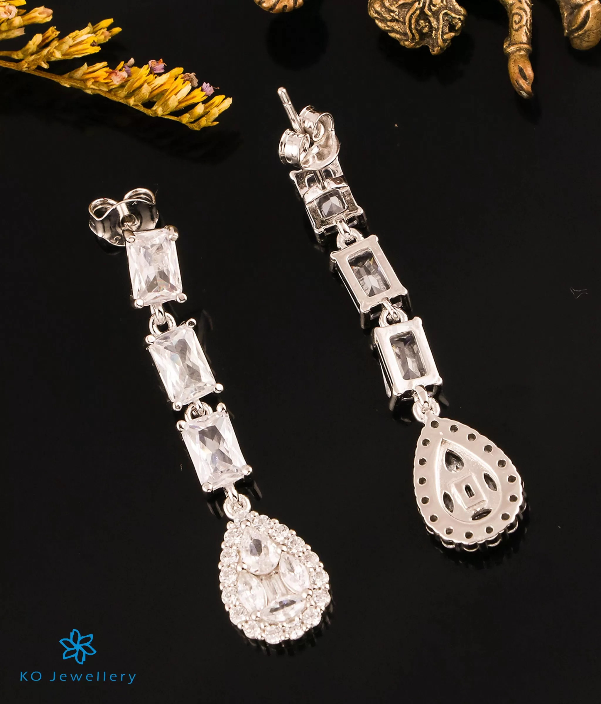 The Sparkling Drops Cocktail Silver Earrings