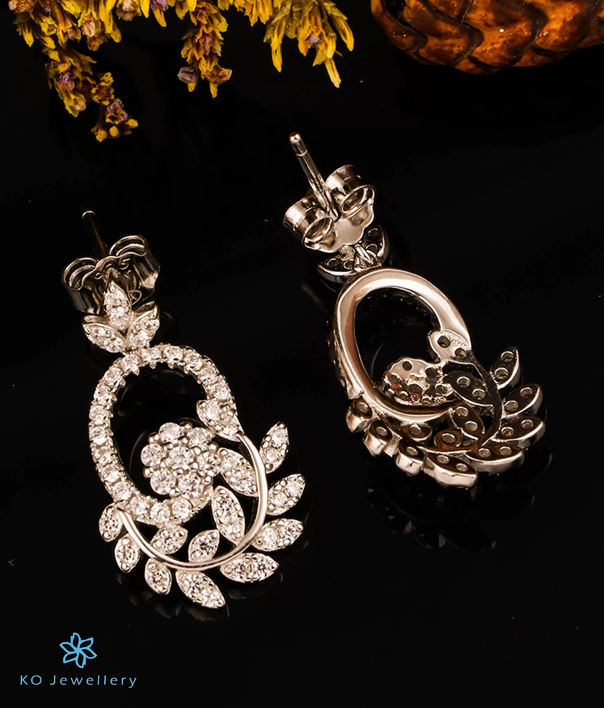 The Sparkling Floralia Silver Earrings