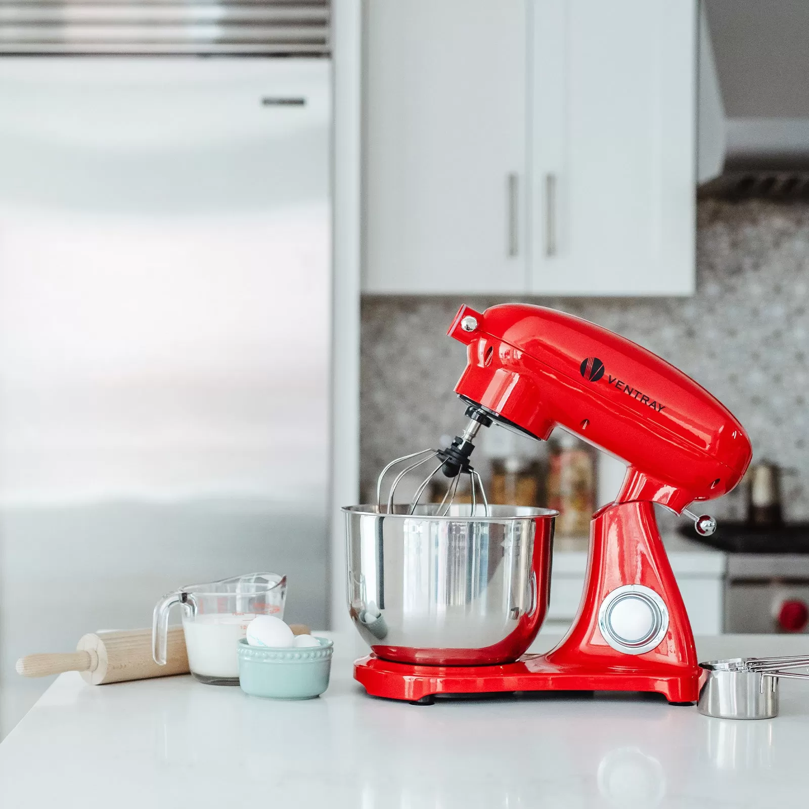 Tilt-Head Stand Mixer w/ Attachment Hub SM600