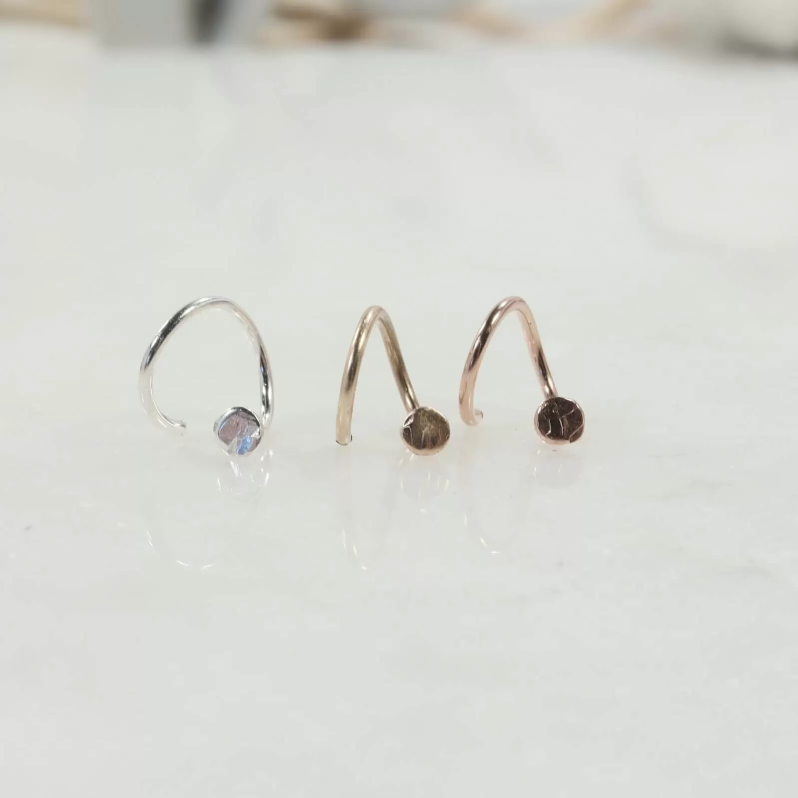 Tragus Twist 2mm Dot Hammered - Choose Your Metal and Gauge