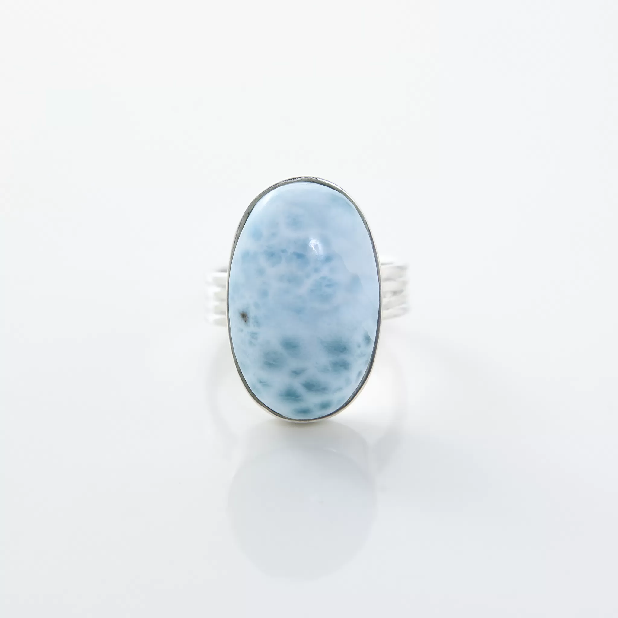 Xyla Oval Ring